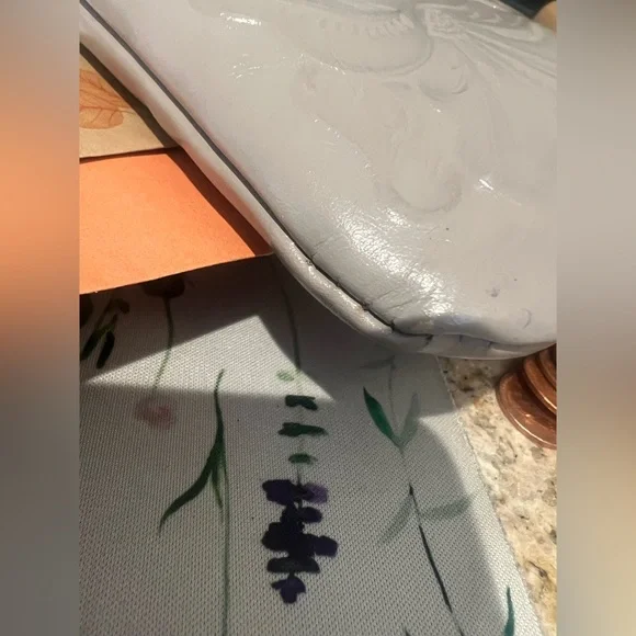 Patricia Nash Wristlet-*defects* - Picture 6 of 10